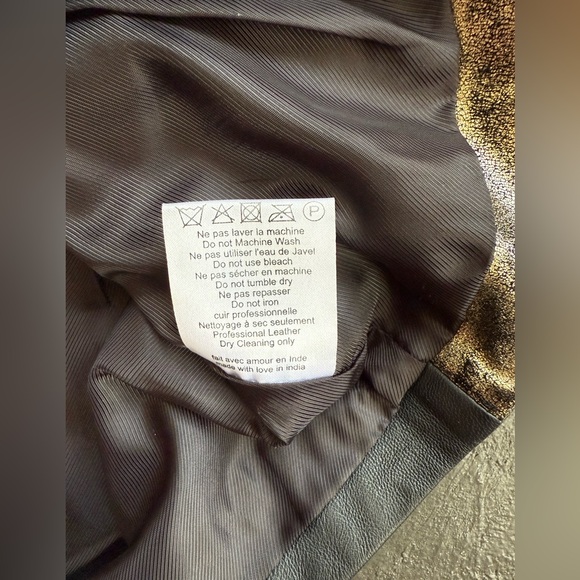 Sezane leather Black and Gold Mini Skirt size 36 FR - Picture 5 of 9